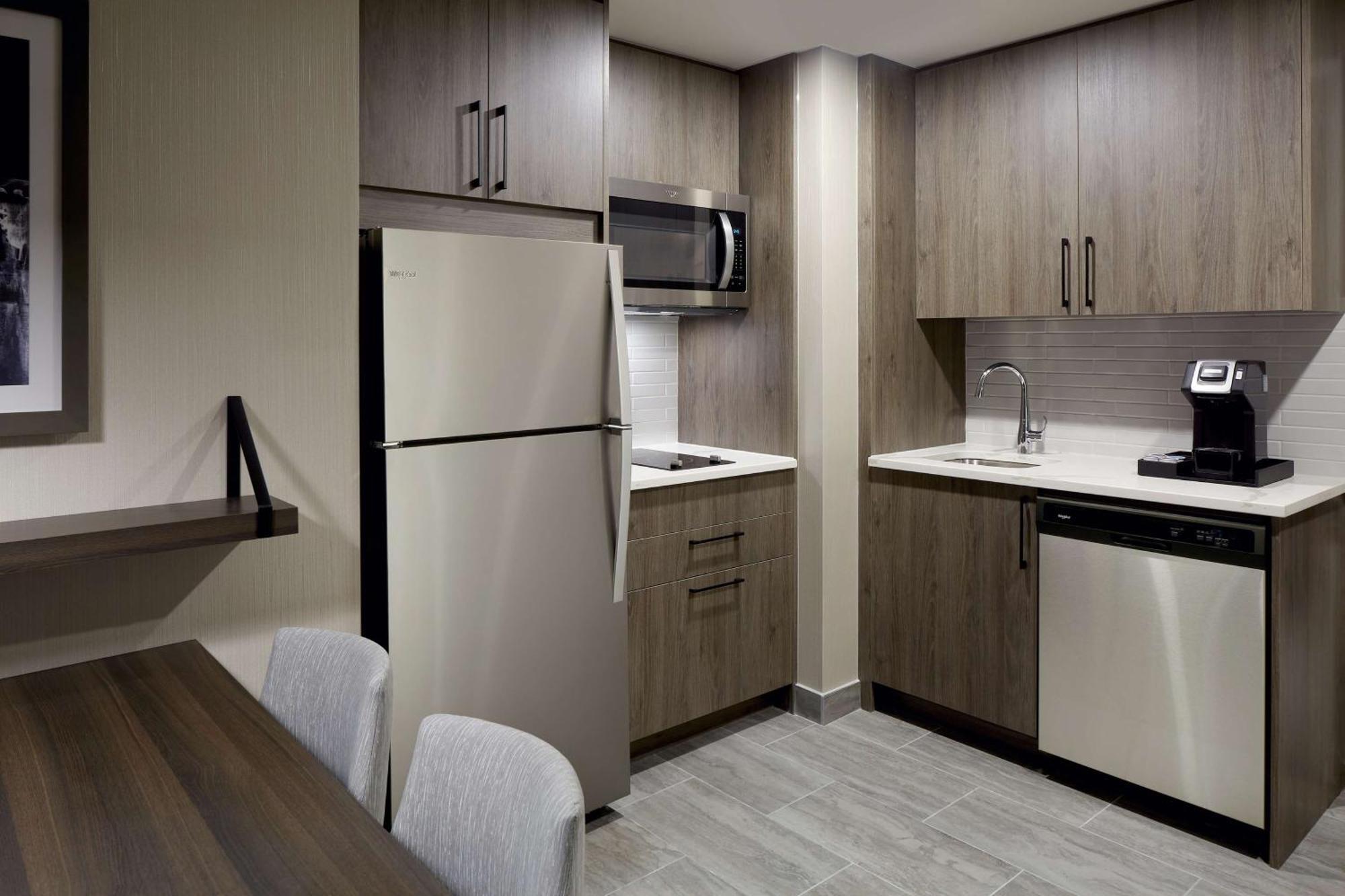 Homewood Suites By Hilton Montreal Midtown Exterior photo