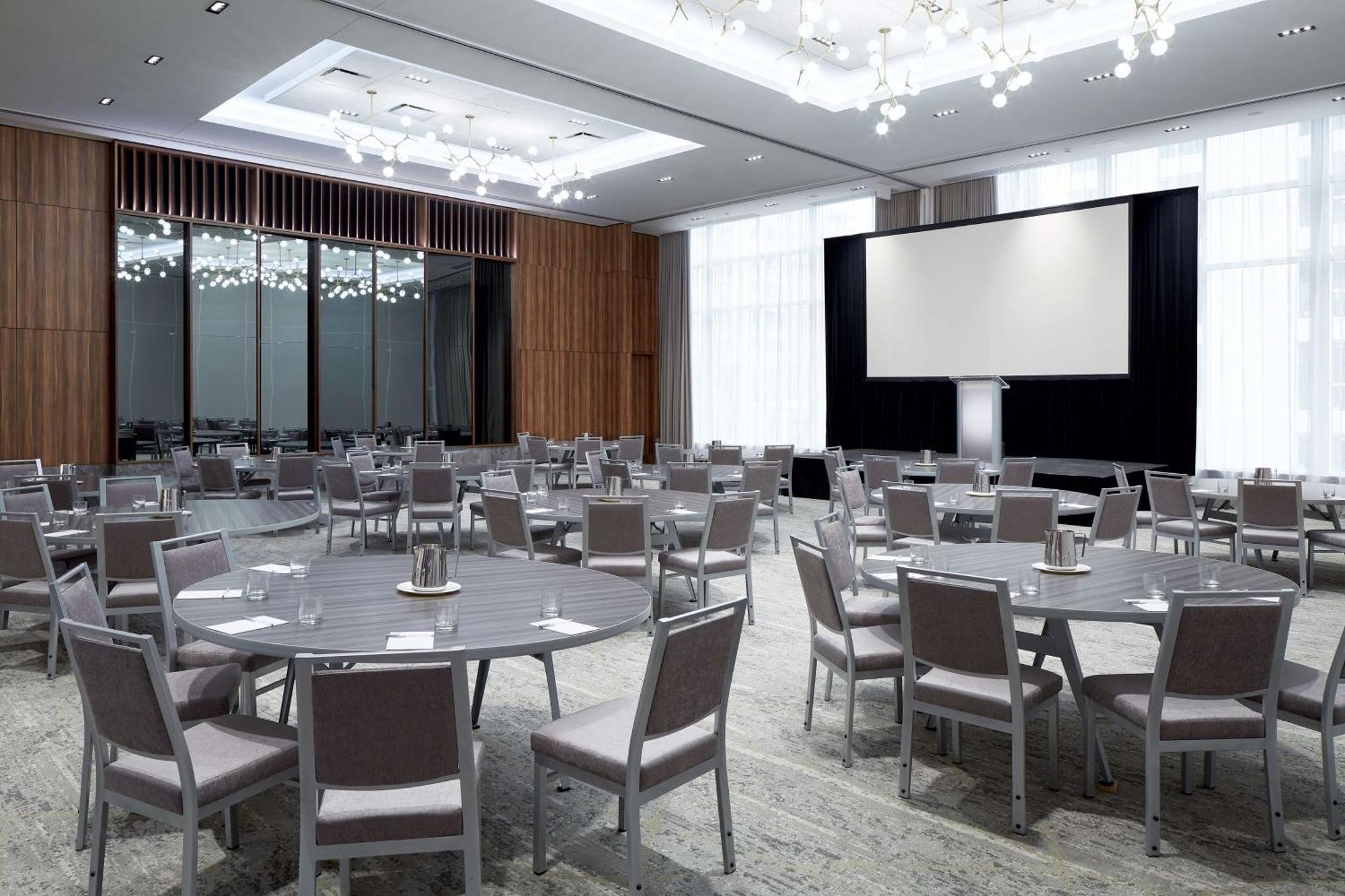 Homewood Suites By Hilton Montreal Midtown Exterior photo